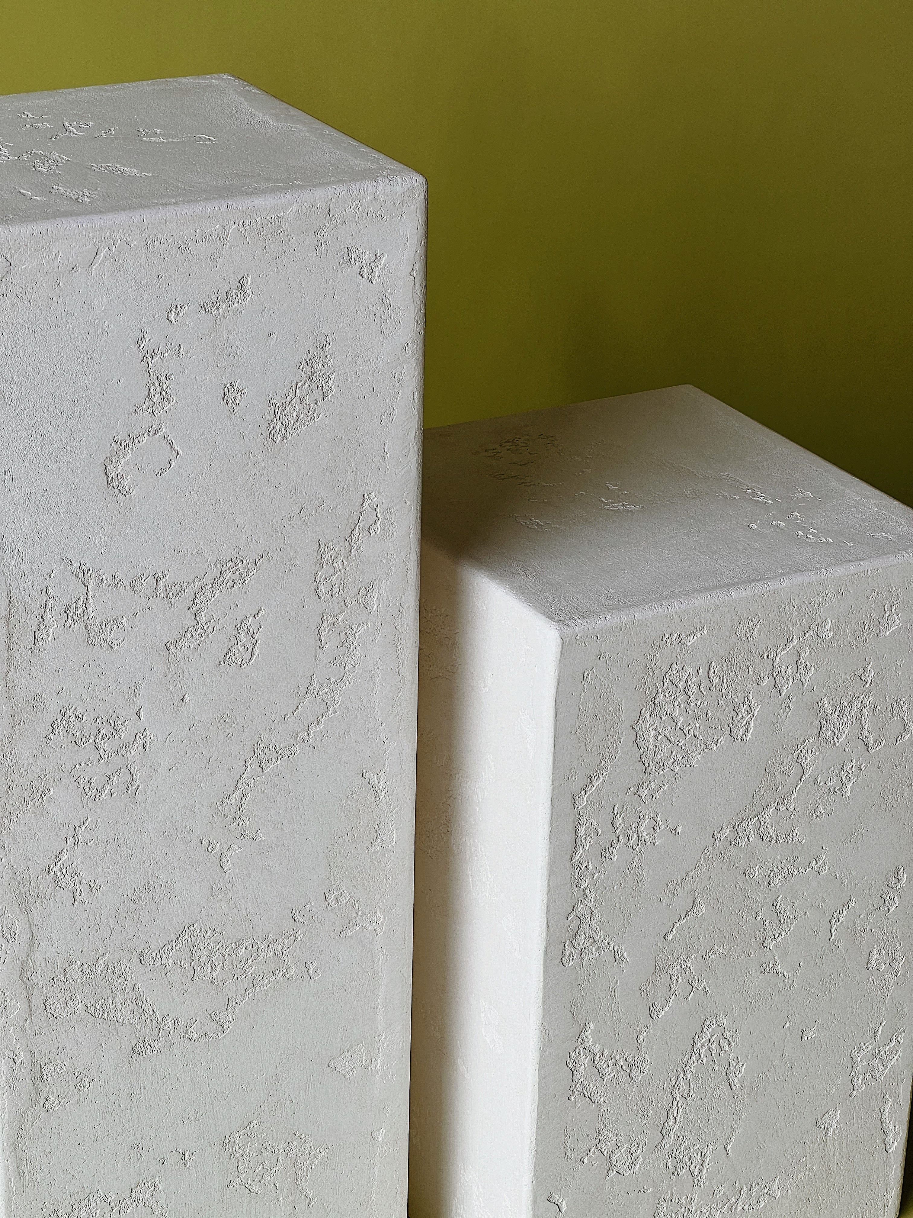 Azura Plinths in White // Set of Two